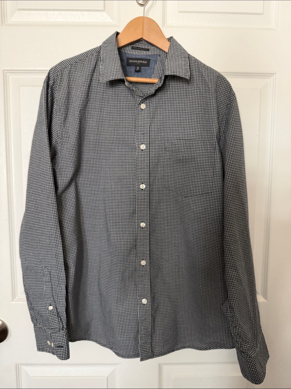 Banana Republic Men’s Untucked Fit Black & White Gingham Dress Shirt